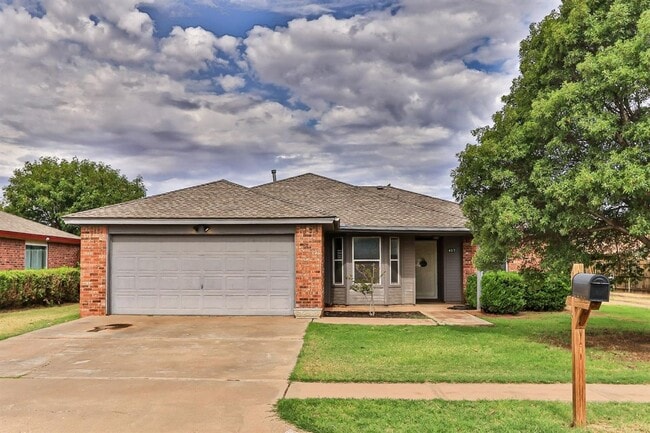 Building Photo - Adorable 3 Bedroom/ 2 Bath - Available November!!