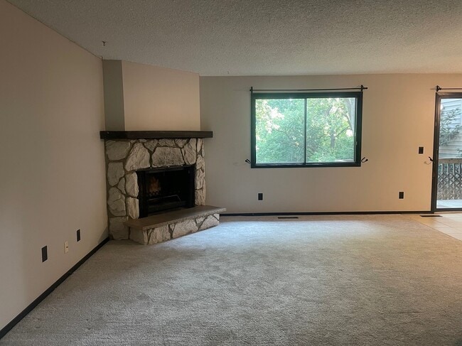 Photo - 14325 Fairway Dr