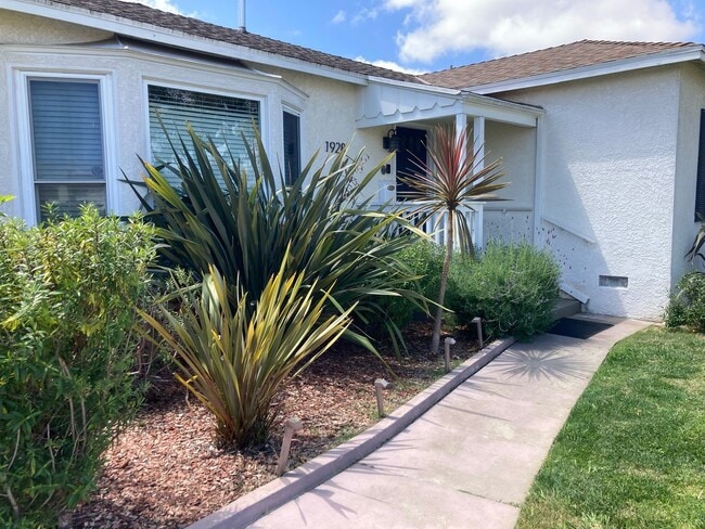 Photo - 1928 W 91st Pl