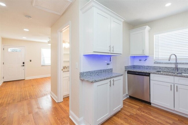 Photo - 2881 61st Ave N