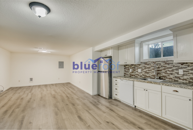 Photo - 10626 NE Knott St