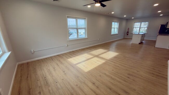 Photo - 403 N Walnut St Unit B