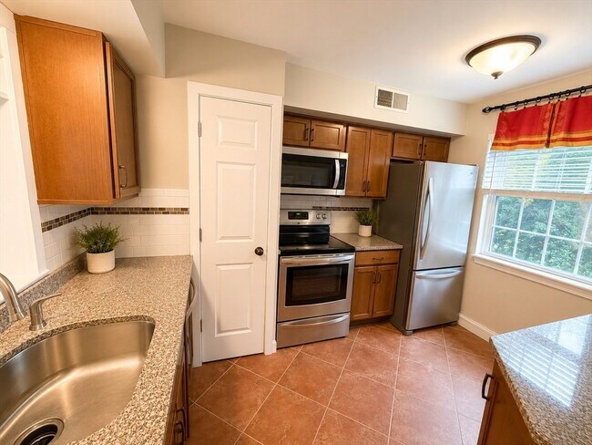 Photo - 708 Windsor Dr N Unit 708
