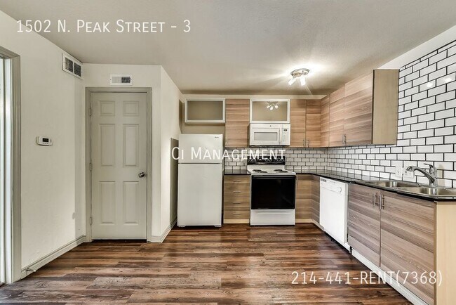 Photo - 1502 N Peak St Unidad 3