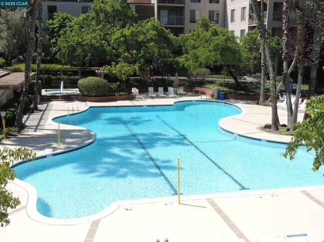 Building Photo - 310 N Civic Dr Unit 315 Rental