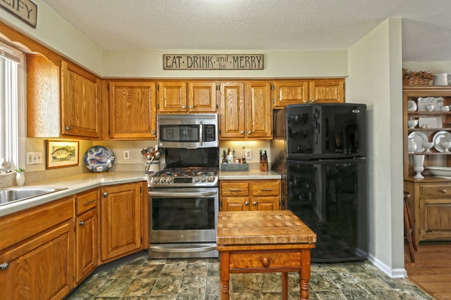 Photo - 83 Quarry Village Rd