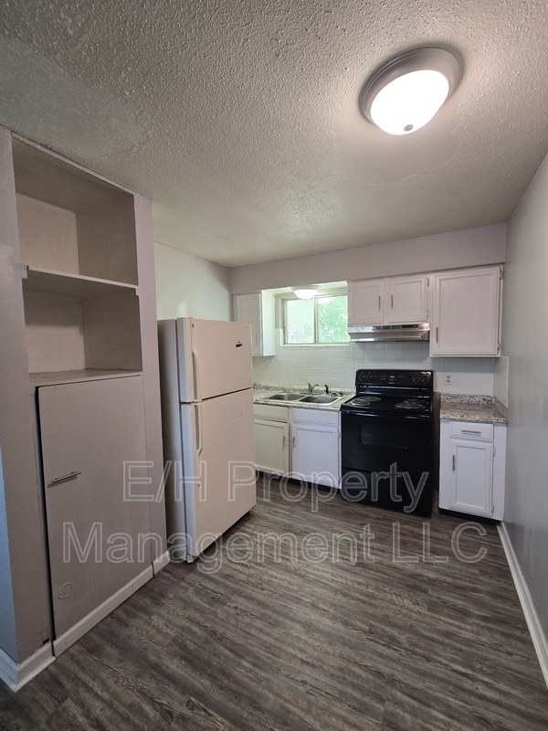 Photo - 1916 S Broadway Unit Apt 42