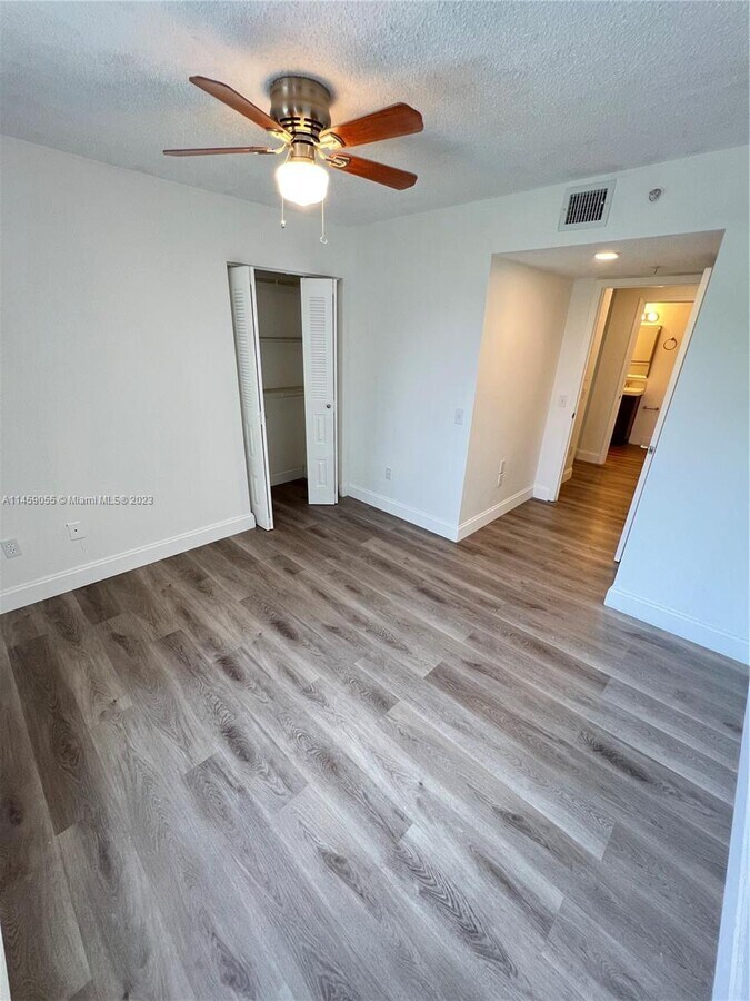 Photo - 440 S Park Rd Unit 4-202