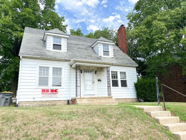 Building Photo - 3 bed 1 bath unit close to campus