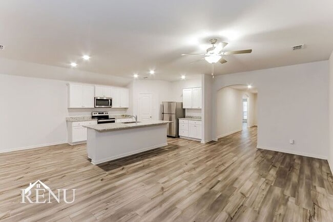 Photo - 2013 Hialeah Dr