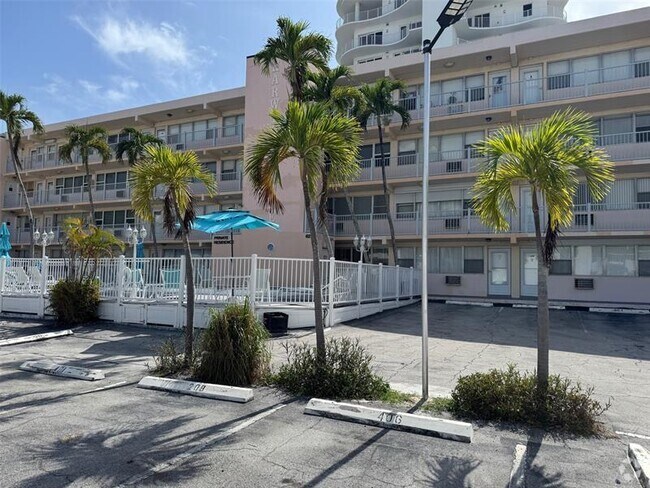 Building Photo - 625 Antioch Ave Unit 204 Rental