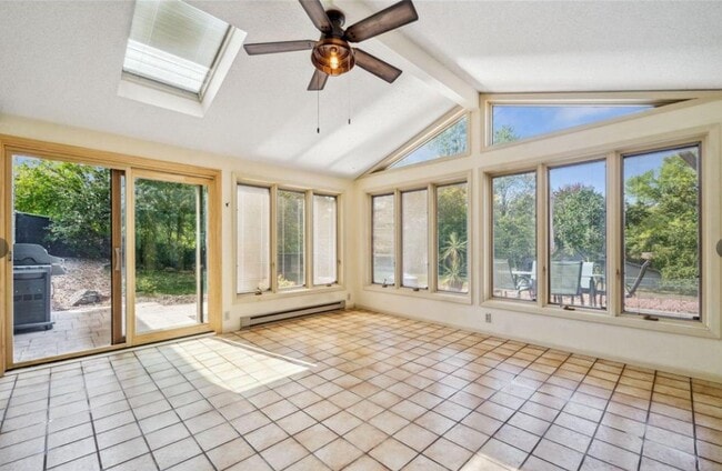 Photo - 156 Tamarack Ct