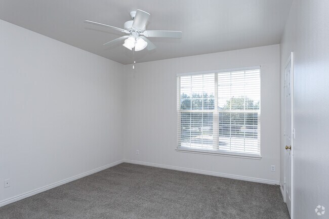 3BR, 2BA - 1,172SF - Primary Bedroom
