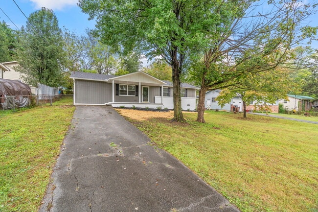 Photo - 728 Birchbrook Dr