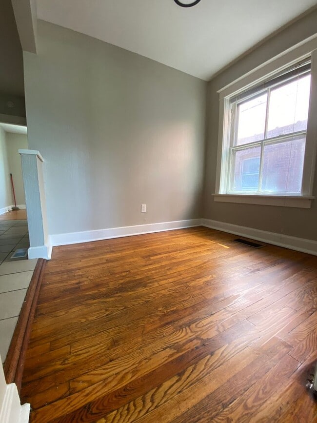 Photo - Charming 1 bedroom. Professionally Managed. Unit 2154 - 1FL