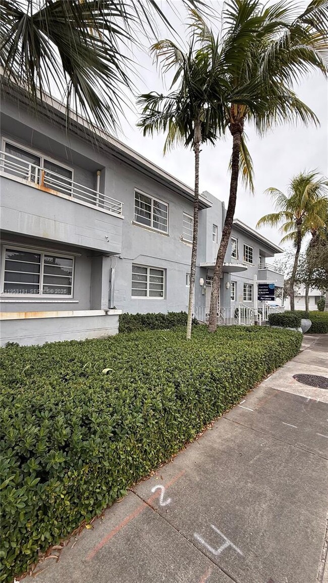 Building Photo - 5305 Biscayne Blvd Unit 101