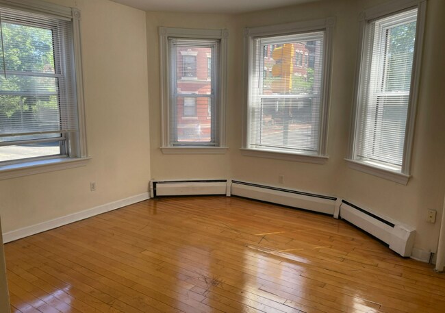 Building Photo - 276 Harvard St Unit 9-12