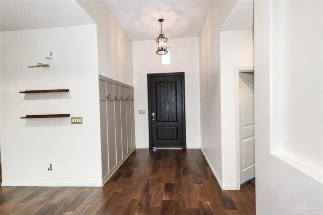 34 Ginko Dr