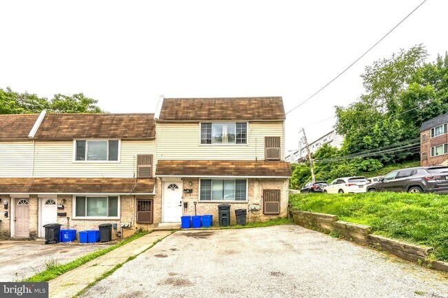 Photo - 4616 Silverwood St