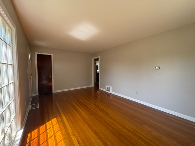 Photo - 1055 Whittier Ave