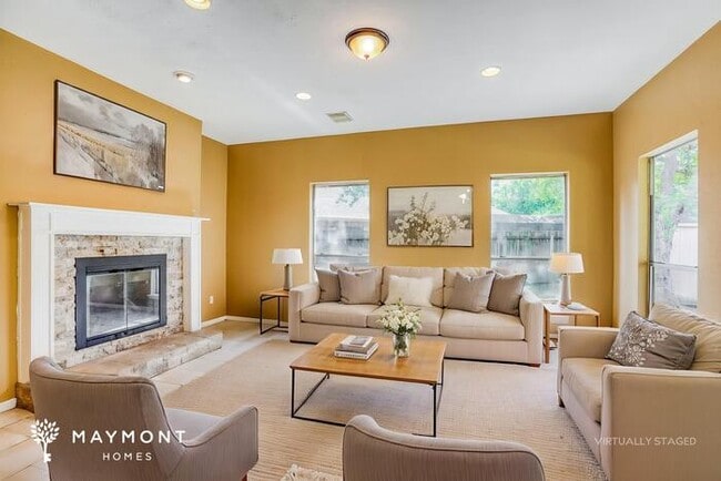 Photo - 326 Dunford Ct