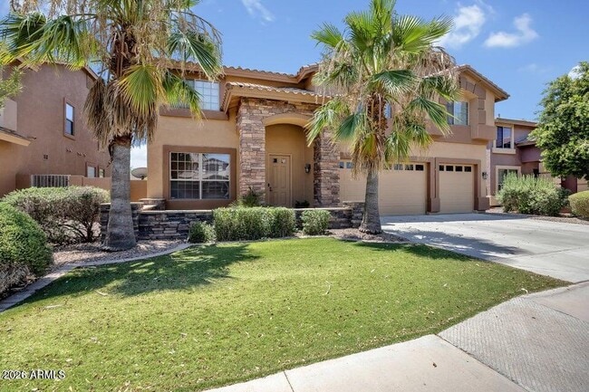 2717 E Teakwood Pl