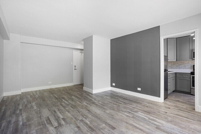 Photo - 5858 N Sheridan Rd