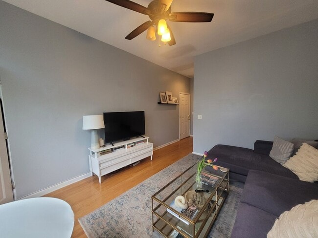 Photo - 1456 N Orleans St Unit 2