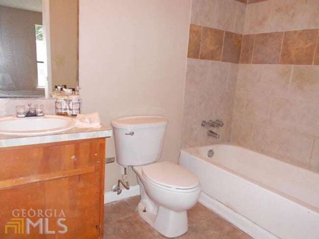 Photo - 132 Sandalwood Cir