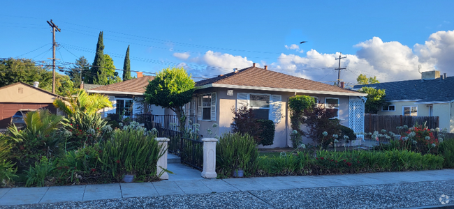 Building Photo - 2016 Heatherdale Ave Rental