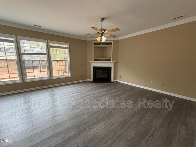 Photo - 2418 Lazy River Dr