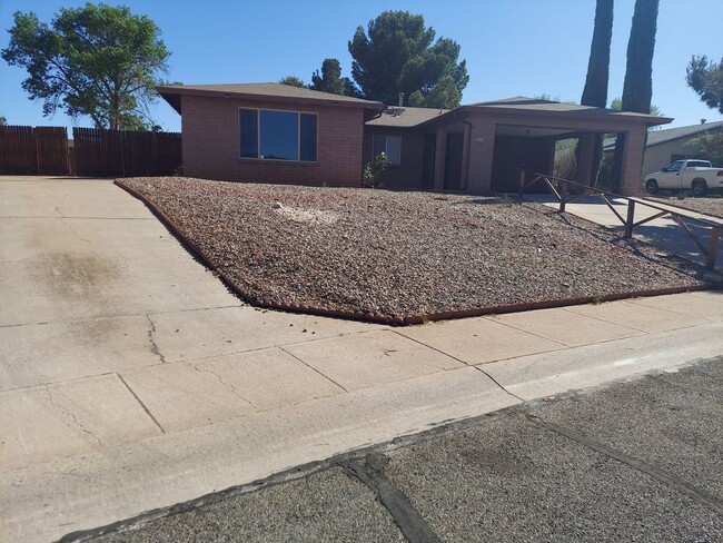 Big beautiful with lots of storage! - Big beautiful with lots of storage! House