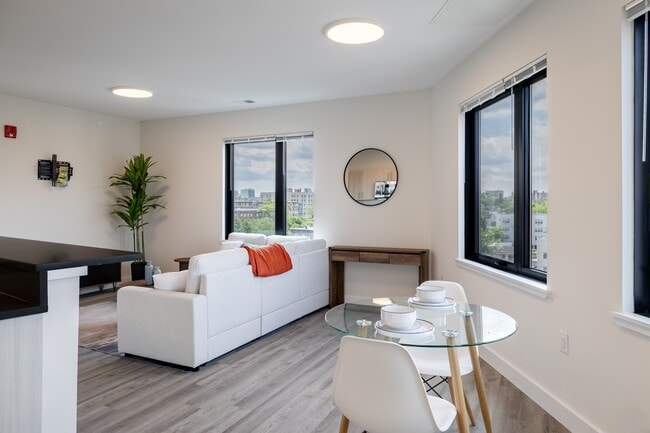 Photo - PINNACLE Orange Crossing