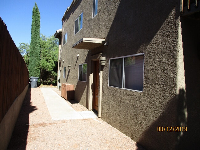 Photo - Unfurnished, 1-year long-term rental