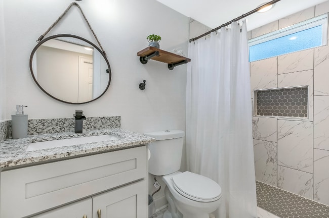 Photo - 901 Perrin Dr