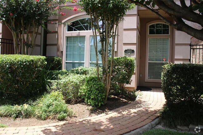Building Photo - 13527 Brookbluff Ln Rental