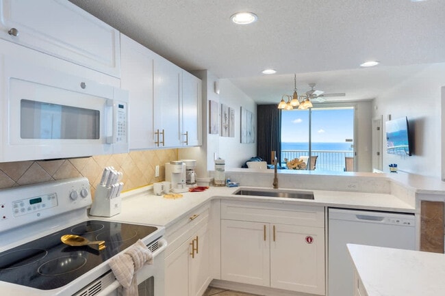 Photo - 10811 Front Beach Rd Unidad FL16-ID1354928P