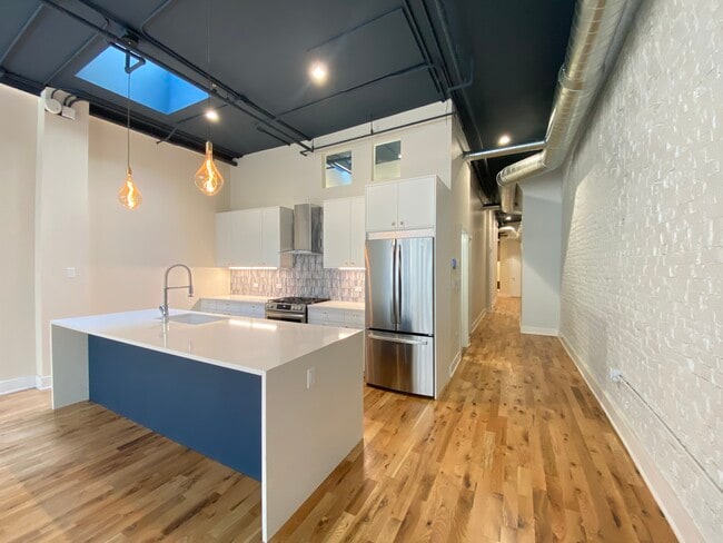 Building Photo - 326 N Michigan Ave Unit 3N