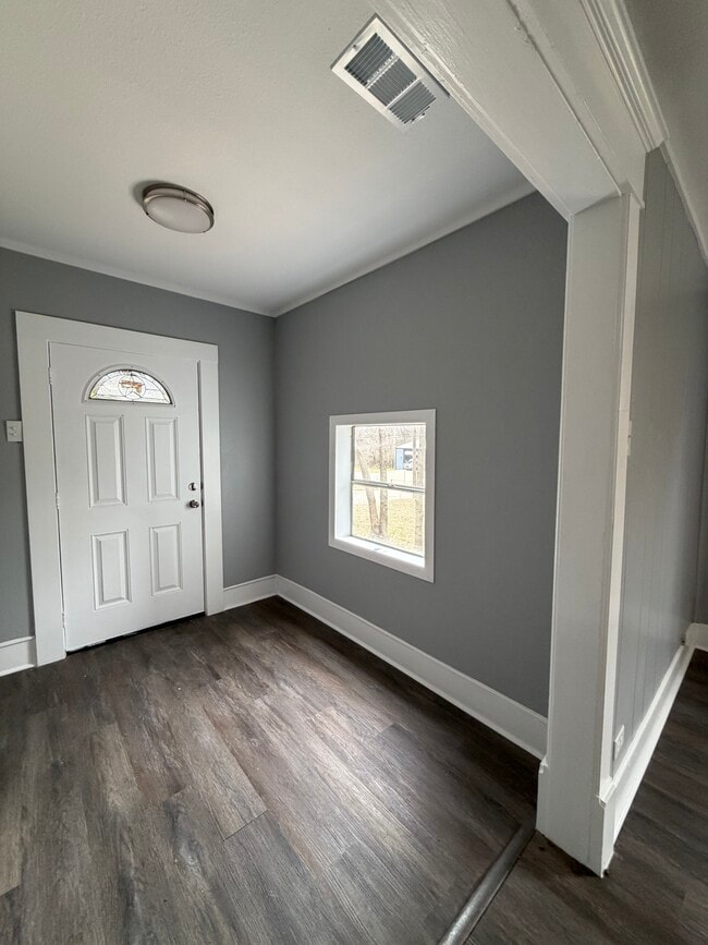 Photo - 220 E Morgan St