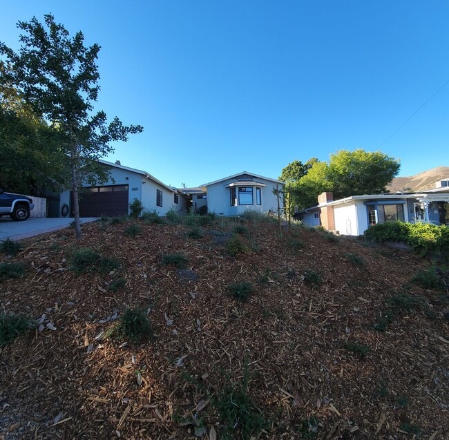 5 Bedroom 3 bathroom in close proximity to... - 5 Bedroom 3 bathroom in close proximity to... House