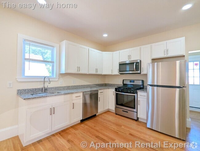 Building Photo - 71 Merriam St Rental
