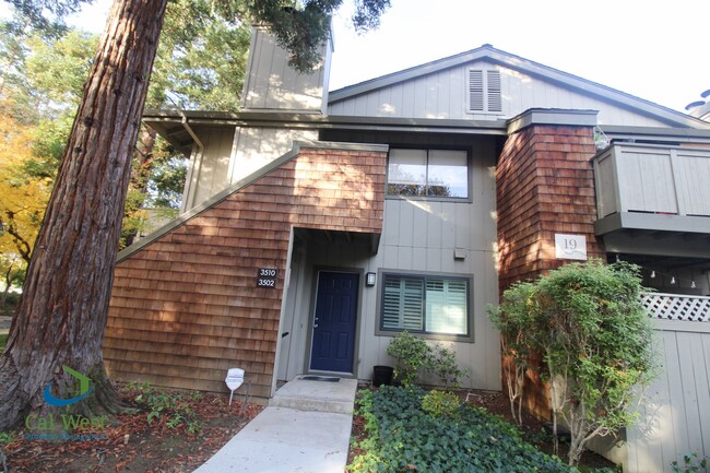 $3,095 Lake View Terrace Upstairs 2 Bed/2 ... - $3,095 Lake View Terrace Upstairs 2 Bed/2 ... House