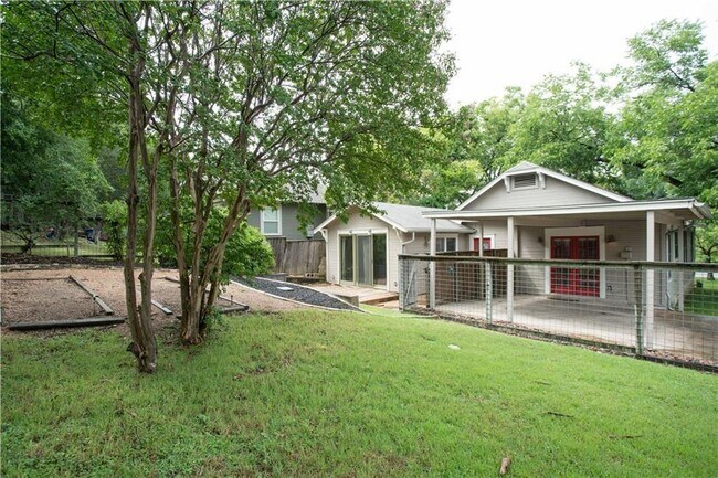 Photo - 1214 W 8th St