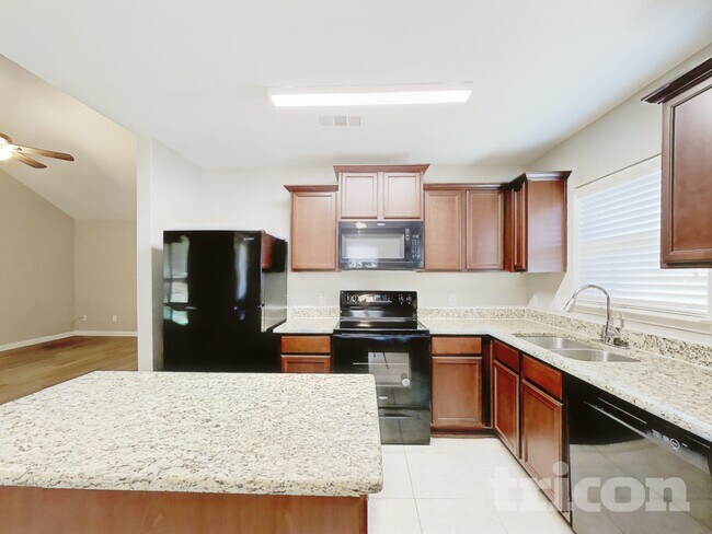 Photo - 112 Liberty Ln