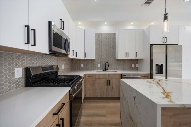 Photo - 7961 Henson St