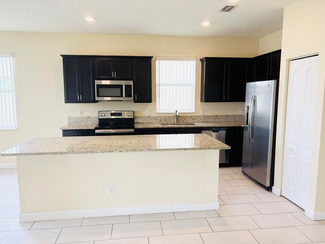 Photo - 12512 NW Stanis Ln