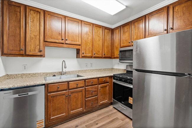 Photo - Three Bedroom Cottage in Country Club Village