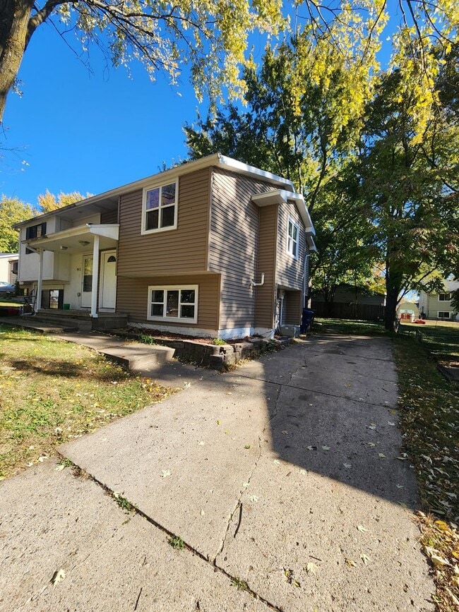 Photo - 3 Bedroom 1 Bath Duplex