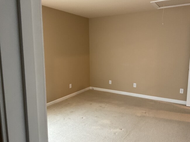 Building Photo - 8725 Sparta Hwy Unit Dean Household
