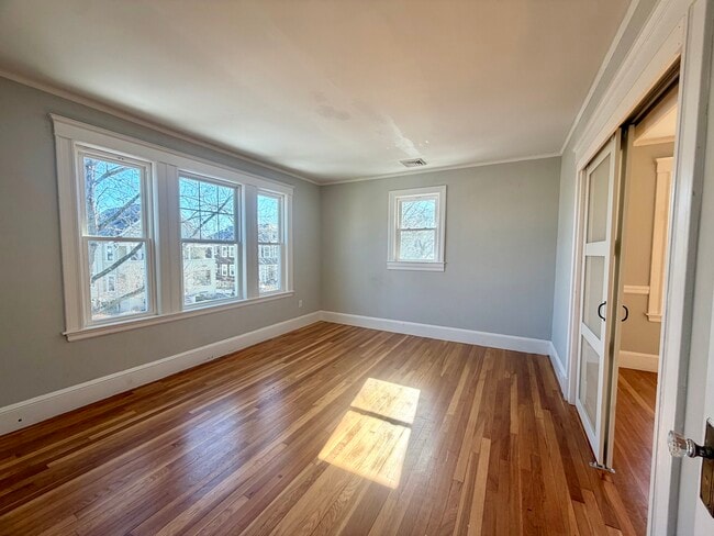 Photo - 102 Greaton Rd